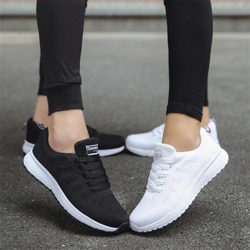Baskets blanches en maille pour femmes - Confort & style!