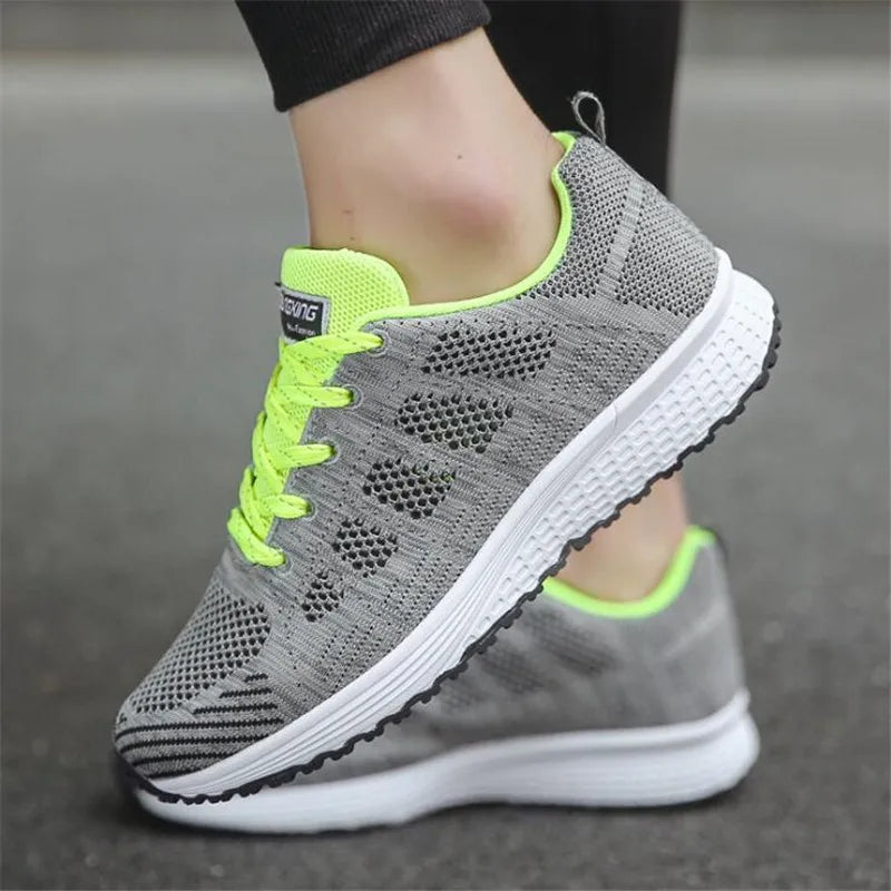 Baskets blanches en maille pour femmes - Confort & style!