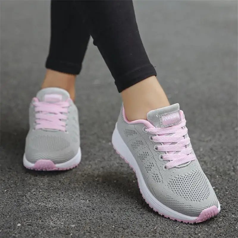 Baskets blanches en maille pour femmes - Confort & style!