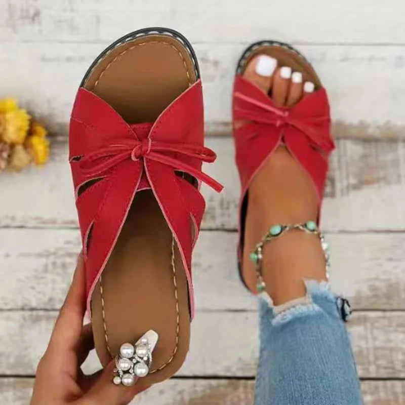 Sandales d'été coordonnées pour femmes, confortables et tendance.