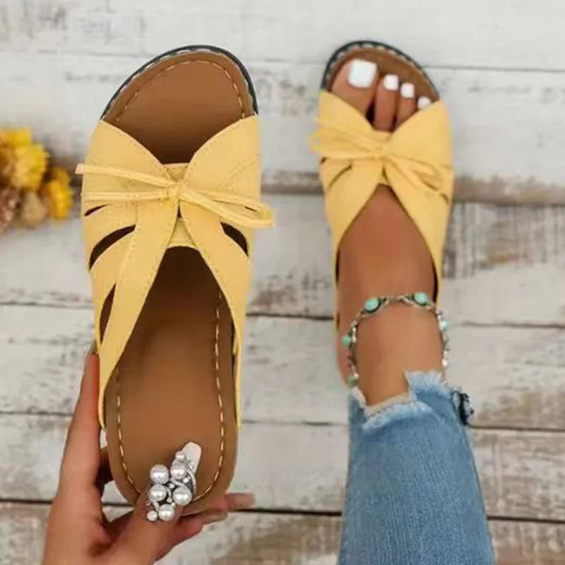 Sandales d'été coordonnées pour femmes, confortables et tendance.