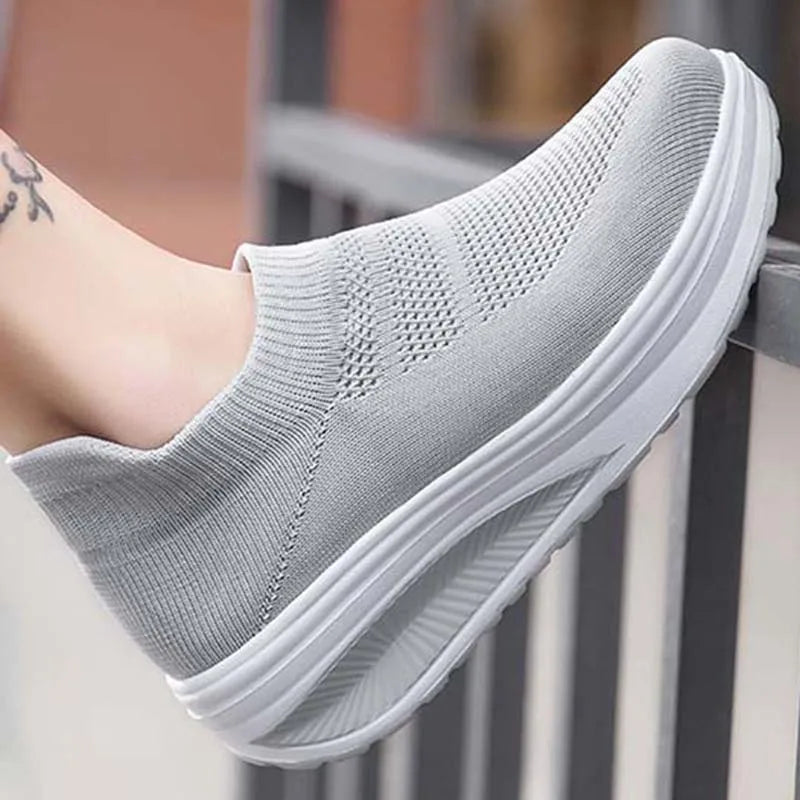 Chaussures Vulcanisées Femmes : Baskets à Fond Épais Slip-On