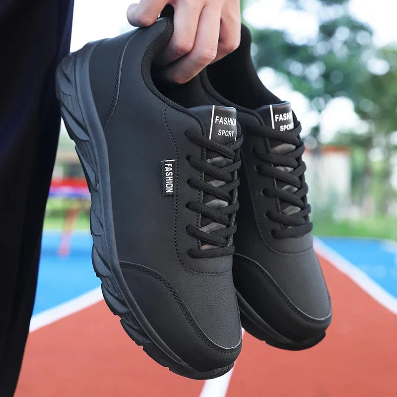 Chaussures sportives hommes, cuir imperméable et léger.