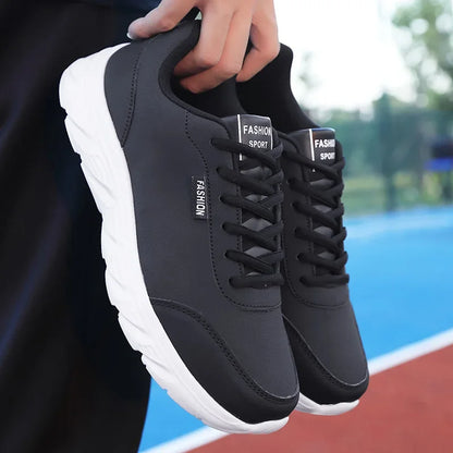 Chaussures sportives hommes, cuir imperméable et léger.