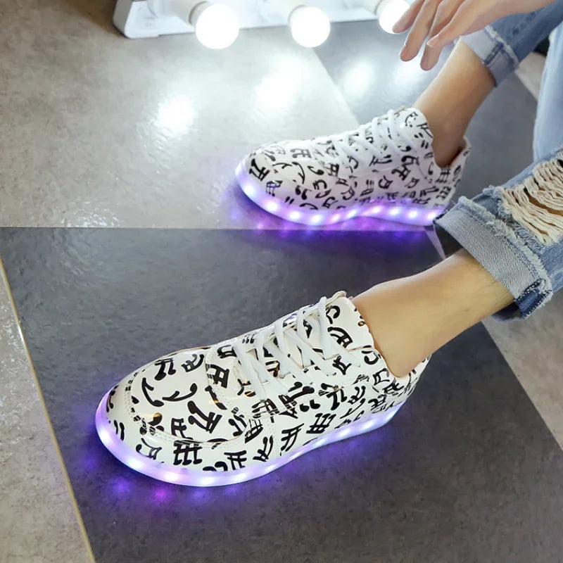 Chaussures LED tendance pour couple: baskets lumineuses rechargeables