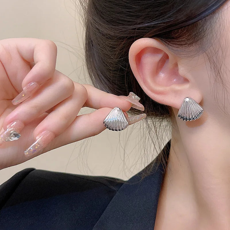 Boucles d'oreilles coquillages en métal pour femmes - Design élégant et léger