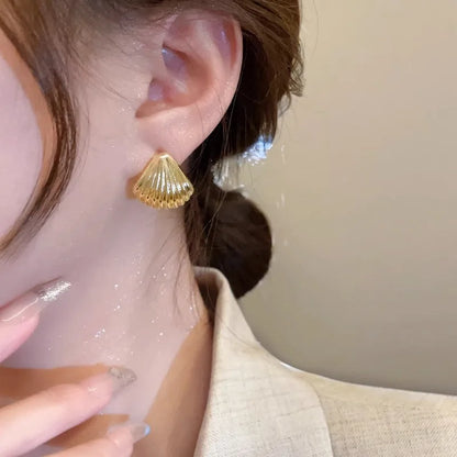 Boucles d'oreilles coquillages en métal pour femmes - Design élégant et léger