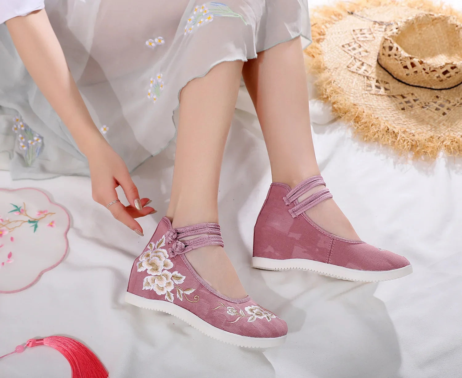 Chaussures ethniques chinoises Harajuku, style vintage Hanfu, toile brodée - Automne