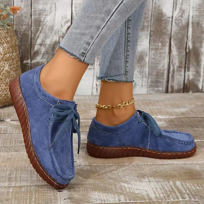 Chaussures plates à lacets pour femmes et baskets décontractées : les essentiels de votre garde-robe