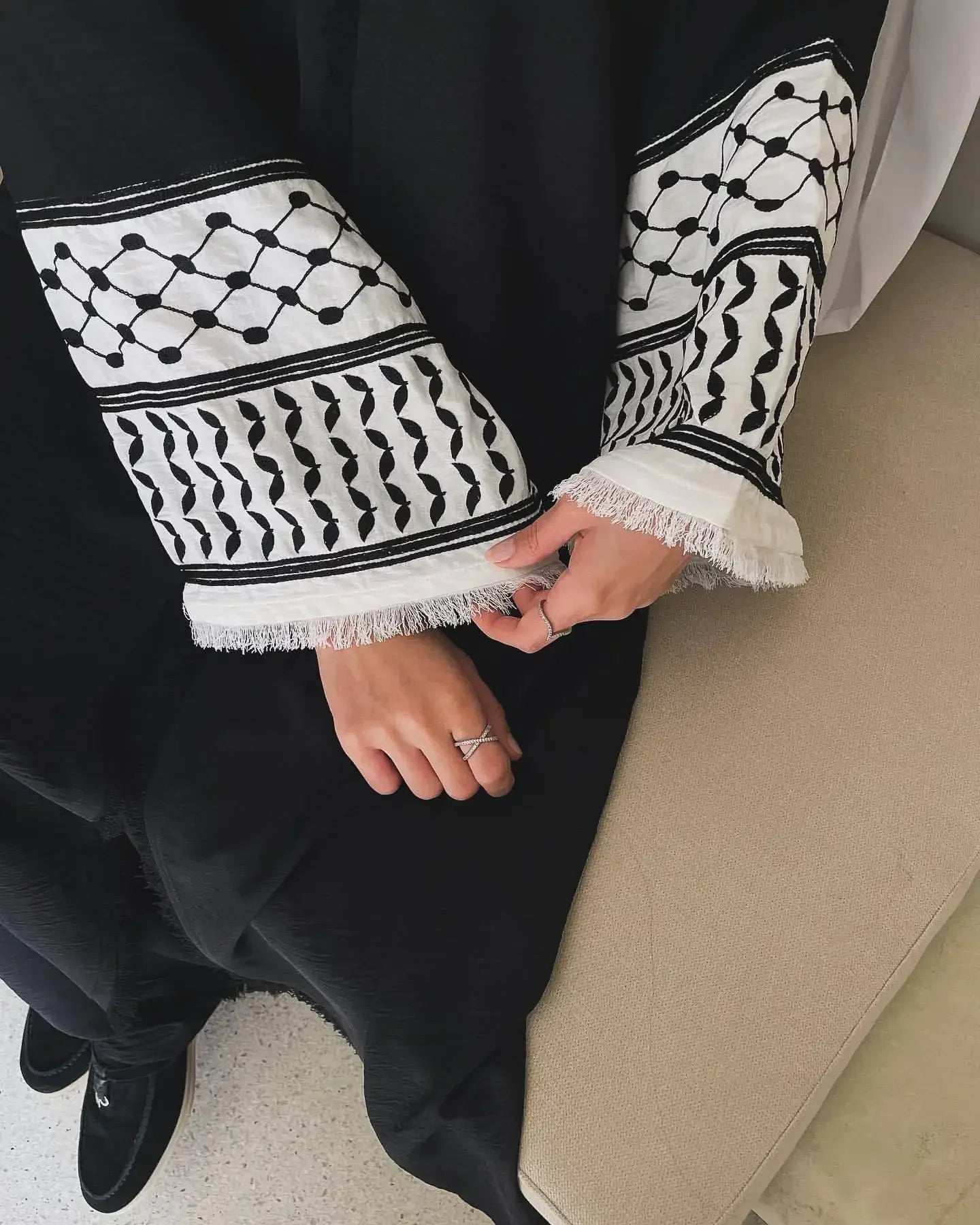 Keffiyeh-Abaya brodé & Kimono luxe: Kaftan palestinien & Dubai pour Ramadan