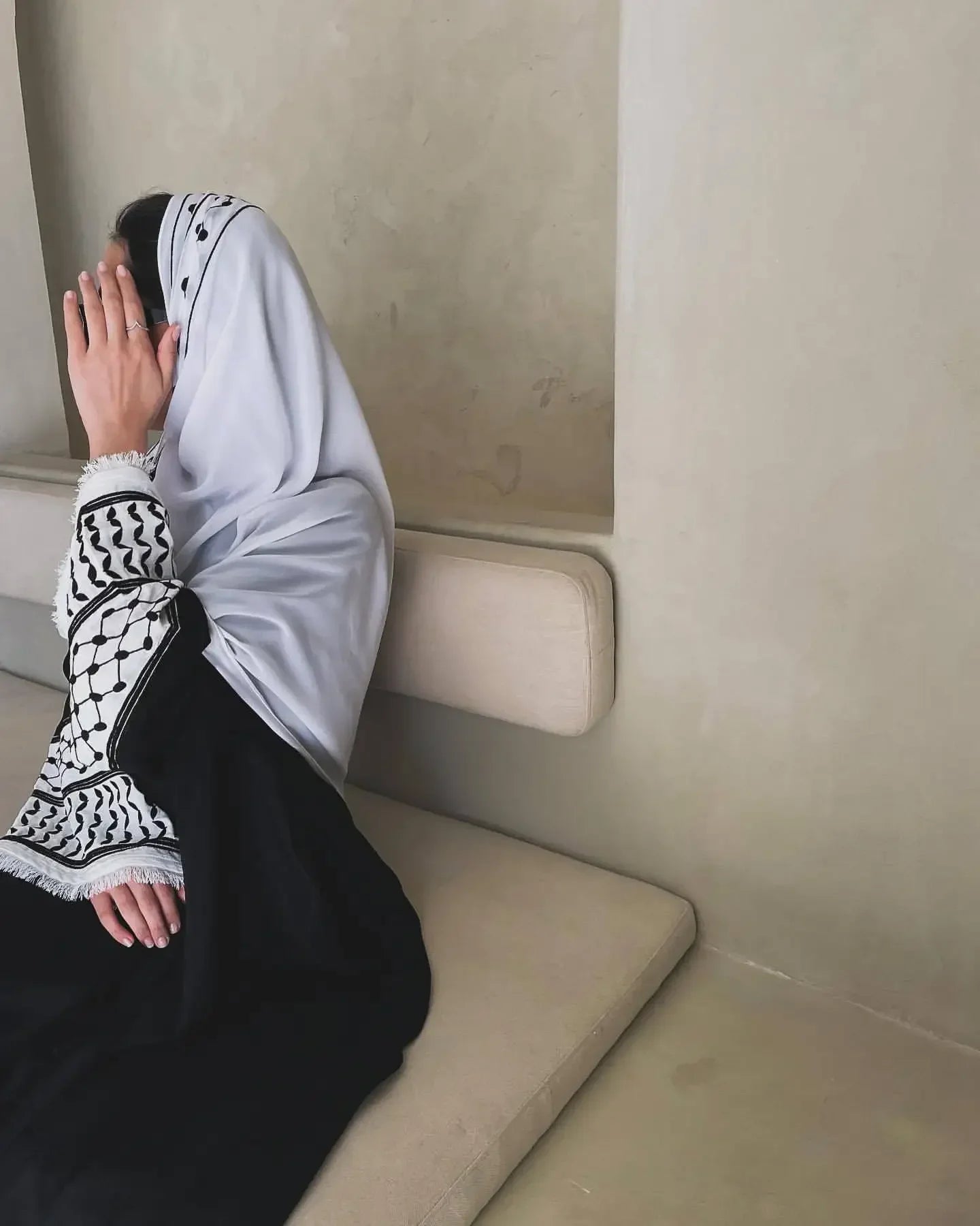 Keffiyeh-Abaya brodé & Kimono luxe: Kaftan palestinien & Dubai pour Ramadan