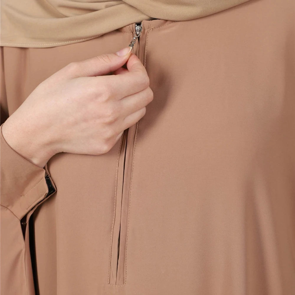 Robes musulmanes chic: Abaya noires & ensembles luxueux